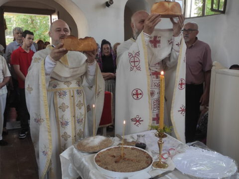 IMG-ff08e9cb63f6a13acaeb8beb4719d6a1-V_resize