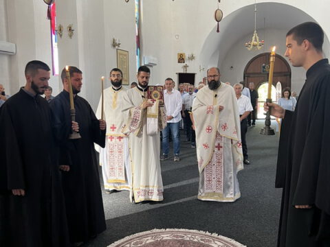 IMG-0250bee303cb1b623576642d693d95ec-V_resize