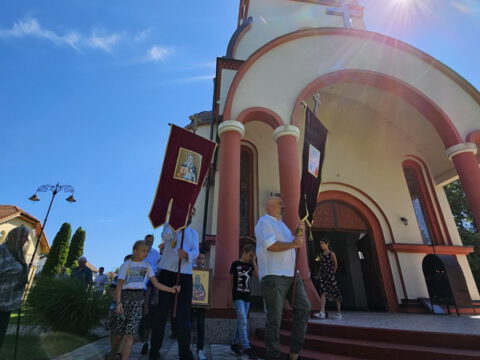 IMG-0f378c1213f11da563e92631e8e12df0-V_resize