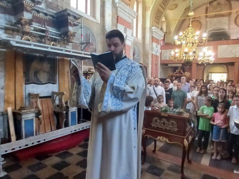 IMG-14bec616f74b13a44e173490cc777e0d-V_resize