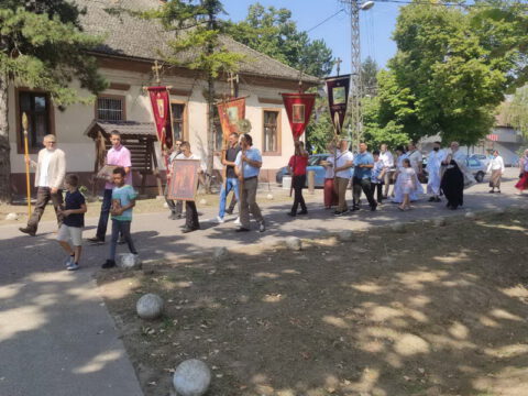 IMG-8d343dfd369f187d3aacd196957f095f-V_resize