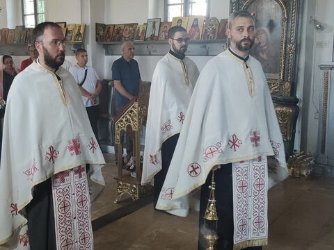 IMG-8f4cca51b8841ab342fe1e87d2cceaee-V_resize