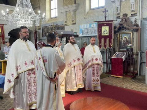 IMG-a114f5baa04095dd468cb8fc3a1dcdf5-V_resize