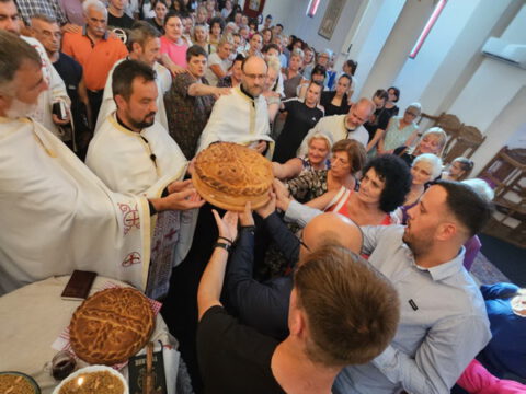 IMG-f086ebdc54569002c08f6d94054fba75-V_resize