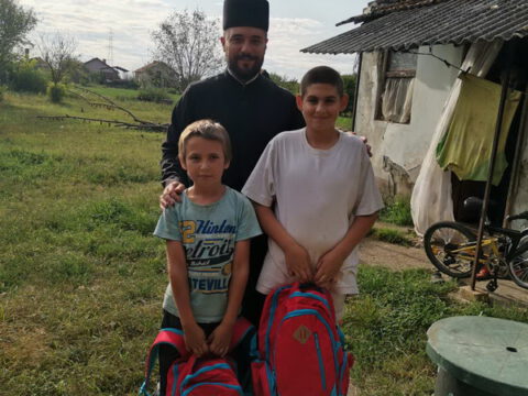 IMG-20e85cb039ece85449cf89603c453fa0-V_resize