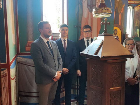 IMG-4275276ead441f0f7ef8eb4fbfea60a4-V_resize