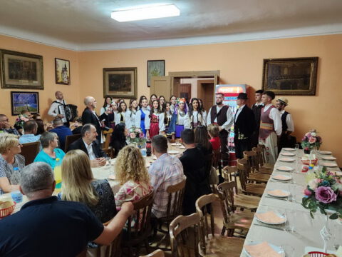 IMG-5ba4702847869a3c28874fb70151af88-V_resize