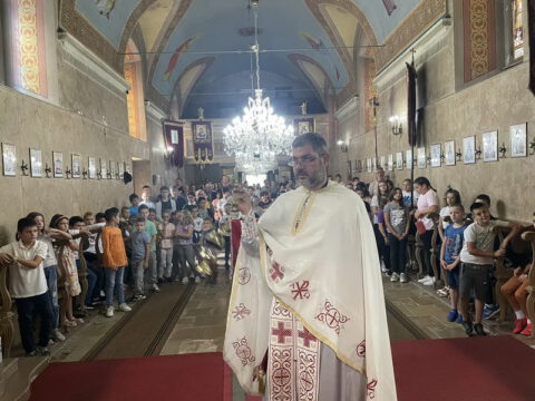 IMG-b24d8781e58250eb2a913e54d70bb470-V_resize