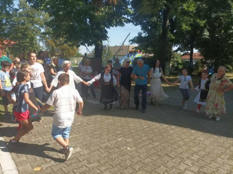 IMG-e02b2420577eb8b4e9e43a5ca2e42c4d-V_resize