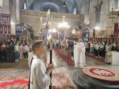 IMG-e11c111c2743b9f3007ab921d77c00e9-V_resize