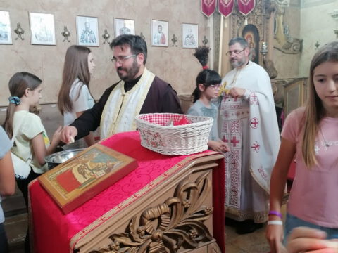 IMG-e5be87cee87d2ed3d929df1f3fd6d121-V_resize