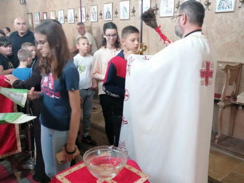 IMG-ef3b0676f3ba3fcf74a60ec3e257f0dd-V_resize