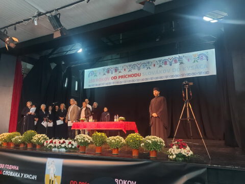 IMG-03e5db3e18d65a87d06e897eec49e967-V_resize