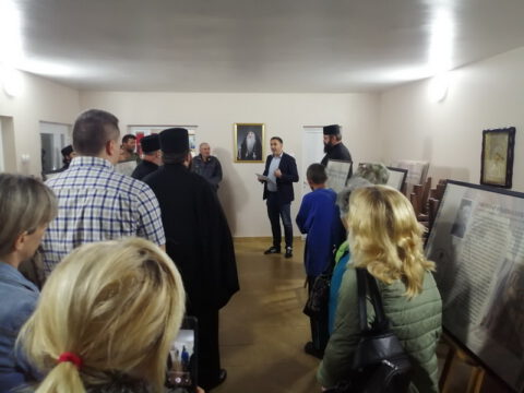 IMG-4c0a1e0d7c40adaed42ad3474369aea1-V_resize