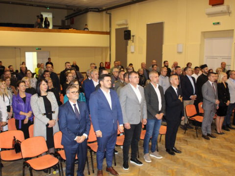 IMG-b301dda6a9255b52edebf2b3cd90347b-V_resize