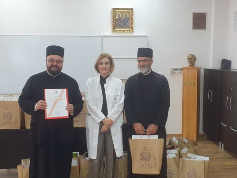 IMG-b32d1f60763a2835bfcf1d0c4aad35dc-V_resize