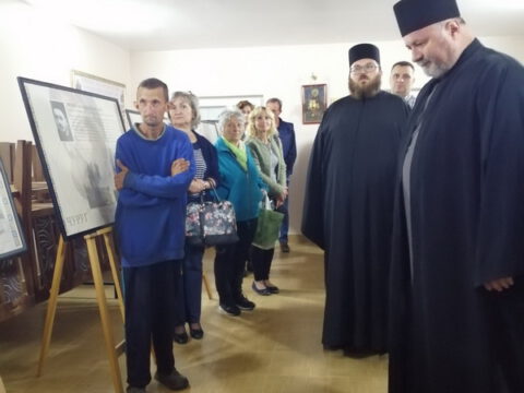 IMG-cec63847c485959db1358323c2acb7ec-V_resize