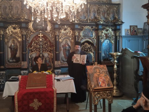 IMG-de9a8c8b13f93a04ea27721b42831ffe-V_resize