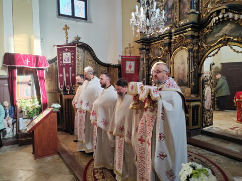 IMG-09a95de2acec4d3ce375ab0ca7773c60-V_resize