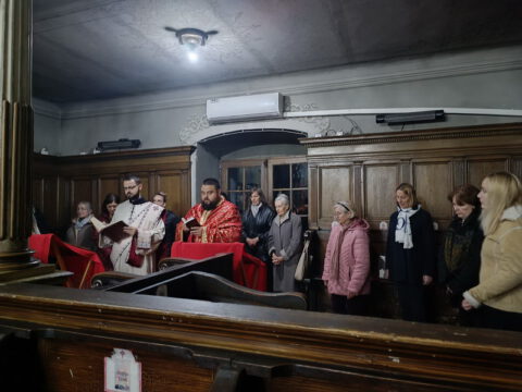 IMG-1c513c072fef37d586be0410ef9550f6-V_resize