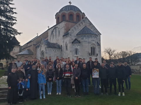 IMG-21c460d0847f1db0b72221e070543a64-V_resize