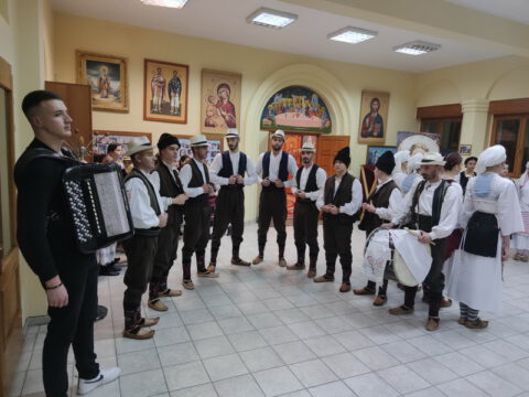 IMG-3be7364a9c891ac3959e5bb33b883eb5-V_resize