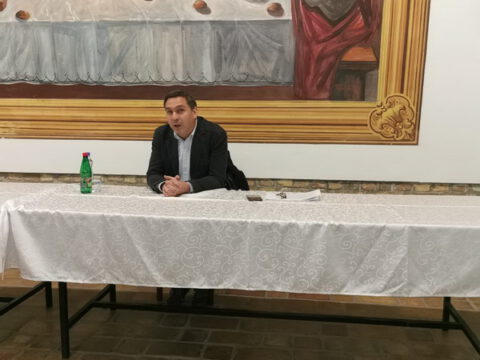 IMG-706438d1a97c4f8b063e708f6a364c36-V_resize