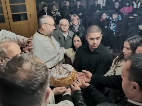 IMG-9b410da0e1bcc2f1208fbe294a02a3e6-V_resize