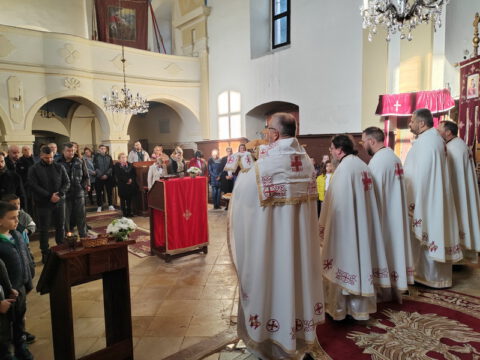 IMG-9b6d606dca6ee3a7b2f6a06d57ddbfae-V_resize