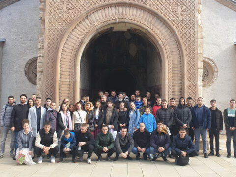 IMG-a6ea1e0a52b419e160907a8eb2d5cabd-V_resize