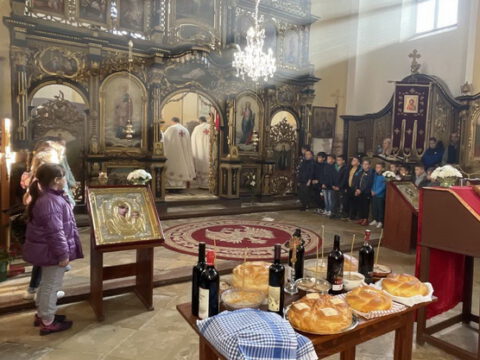 IMG-cc4f0d9b5b5f31aa21286ce25f3141f3-V_resize