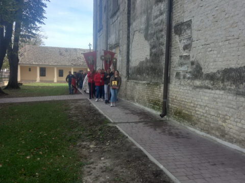 IMG-f827fb047c96782f20de7c32eb72f32e-V_resize