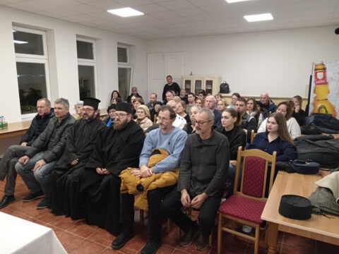 IMG-c58698d88fdd291e8ceb629a6a2d2957-V_resize