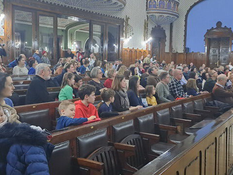 IMG-d70d5250f8bd8df2b1fa44f151e6d542-V_resize