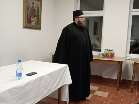 IMG-f86996b33217879b7c9dbaf6ae552b15-V_resize