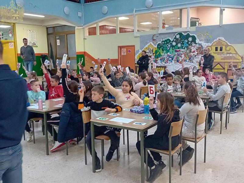 IMG-facb6f90d5231fe2abfeaf348d39d73a-V_resize