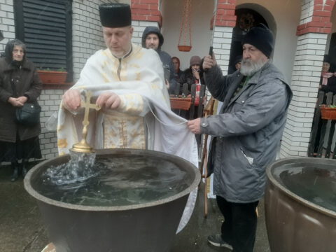 IMG-56d6a8c6b496a063c5deebbc28cc1bc2-V_resize