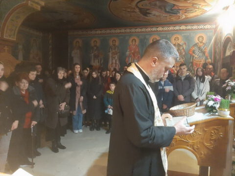 IMG-5b31e63123ae5b899ff65ff836e2dd79-V_resize