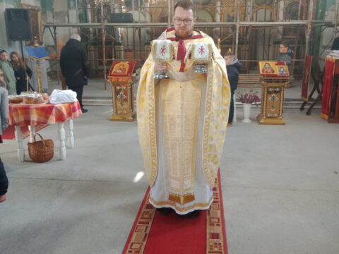 IMG-749a12dff8014114afc021f76ffbb836-V_resize