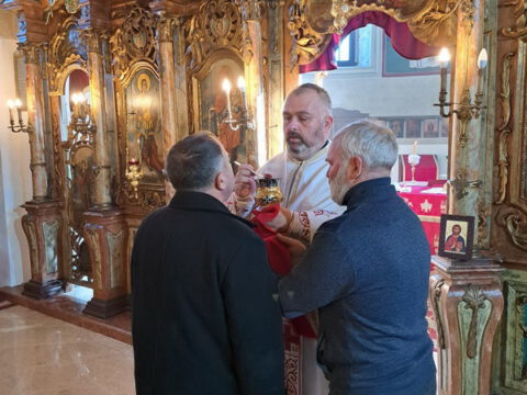 IMG-823df7fac078f713f48de0b64b6473fc-V_resize