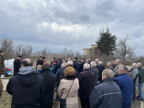 IMG-94162ae4b3312eb2c3228d64b67ae37f-V_resize