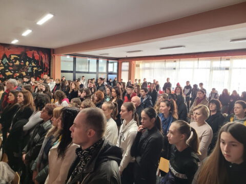 IMG-a095af33a2245530e4796ccb868aa043-V_resize