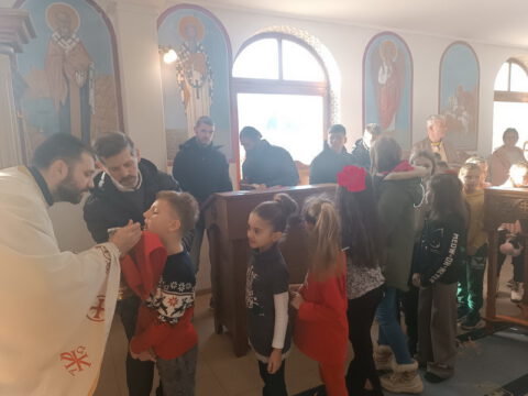 IMG-abb99d6f9feda59095bb747fd82f546d-V_resize