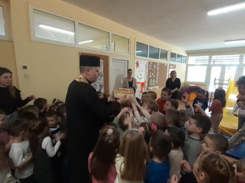 IMG-d886e7cefc3460f68fdc7fc50a2c5922-V_resize