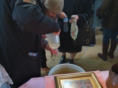 IMG-db26a424f102a3ae76cc7542fba00e45-V_resize