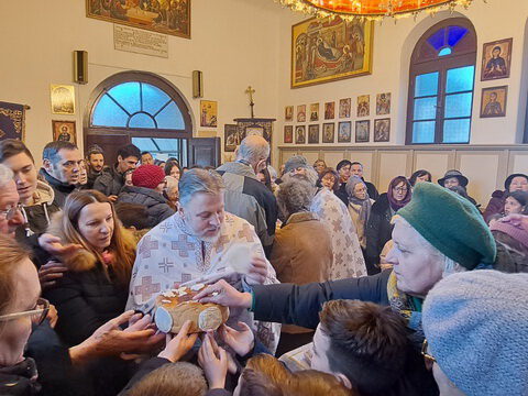 IMG-e00f68f0d1842ec702b039e5713c3d61-V_resize