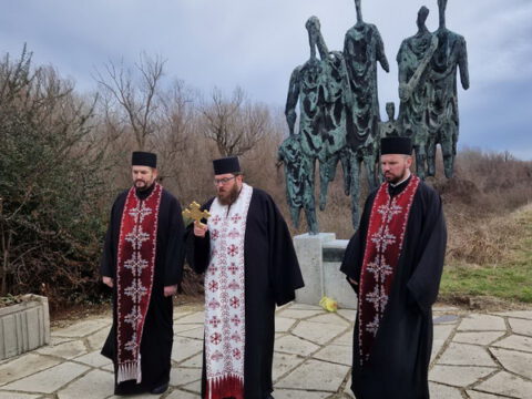 IMG-f629069708dd07d57d79af43bfd2d1c5-V_resize