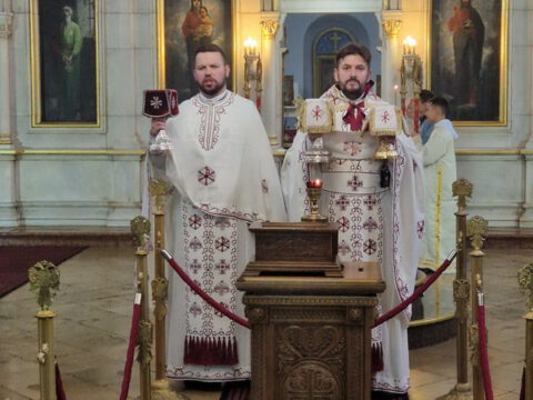 IMG-f6c1ac397117976e014a2c1bf6d54686-V_resize