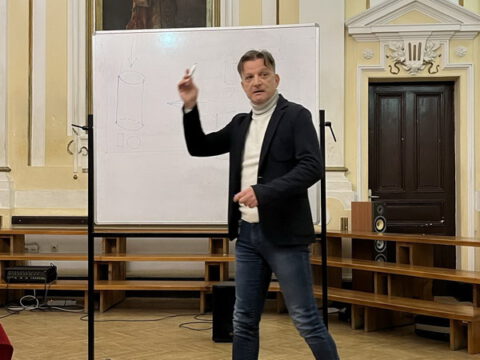 20240225_210409_resize