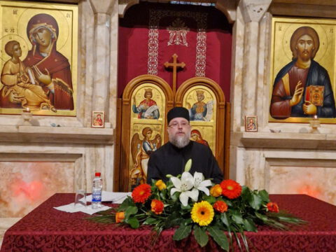 IMG-46ef54cd9ac56810c3a3c60cc61a0f6f-V_resize